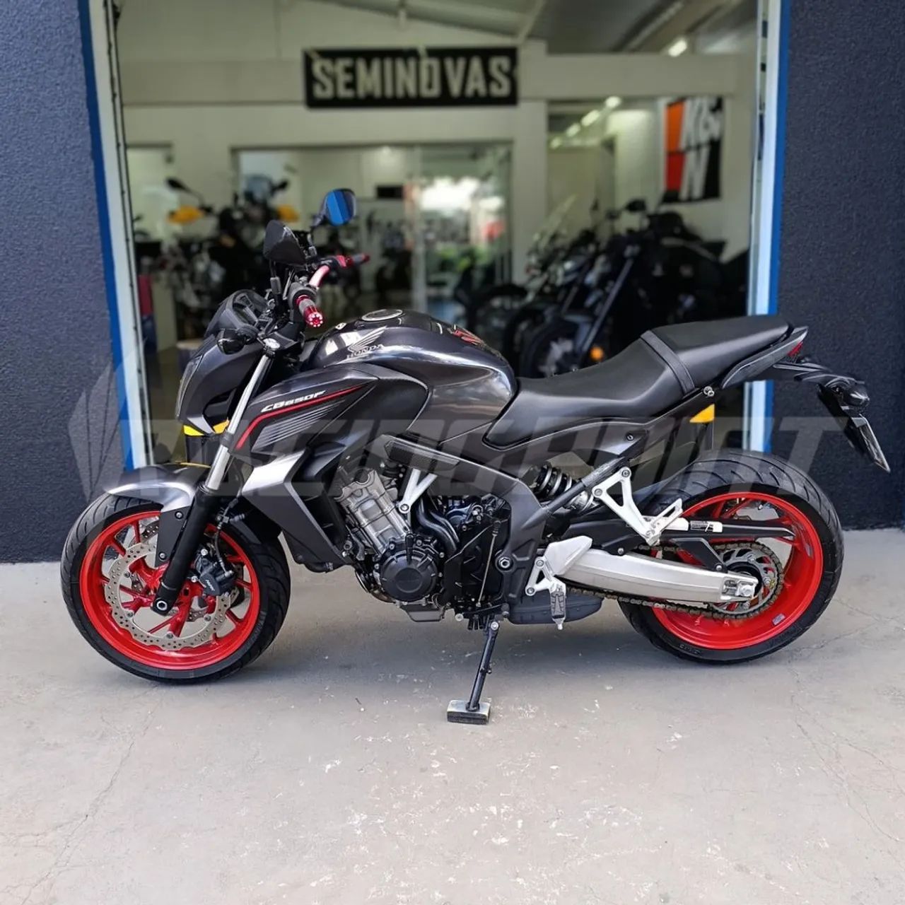 CB 650F METALLIC MATTE BLACK - Foto 2