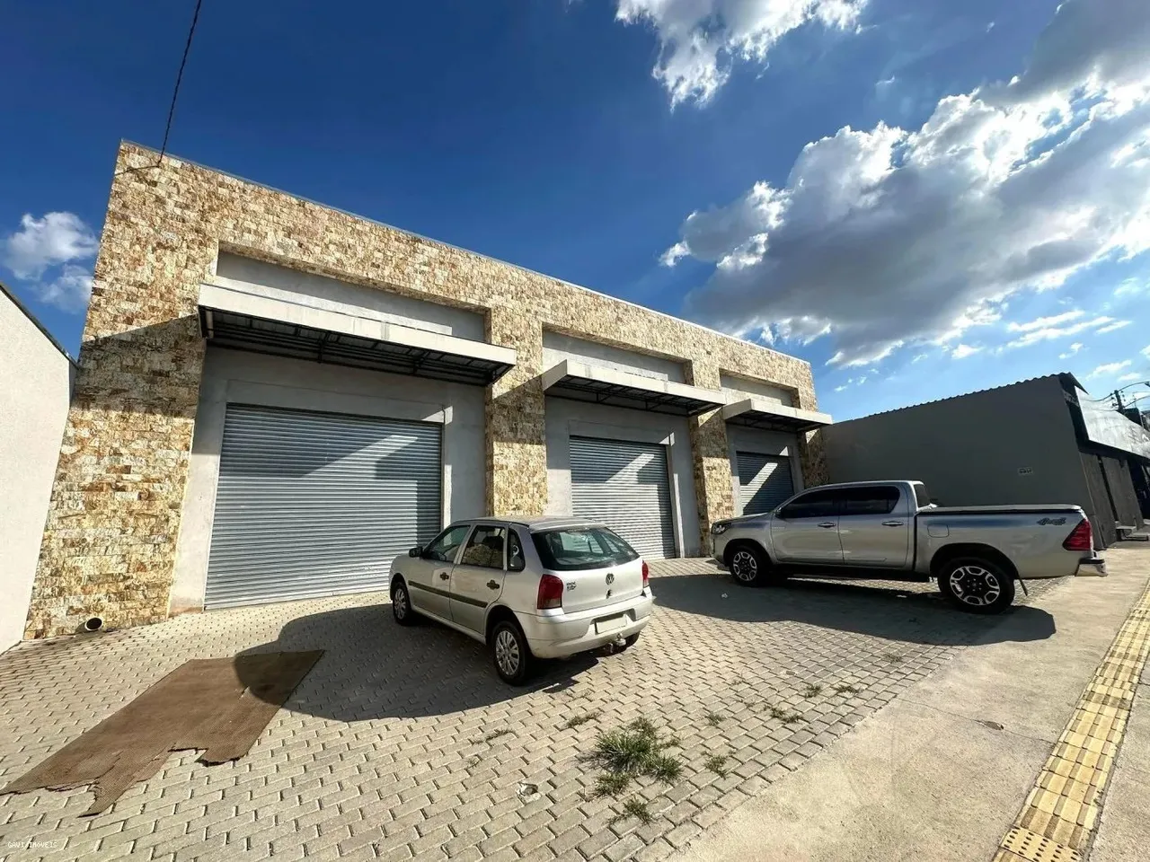 Sala Comercial para Locação em Aparecida de Goiânia, Setor Garavelo, 1 banheiro, 3 vagas