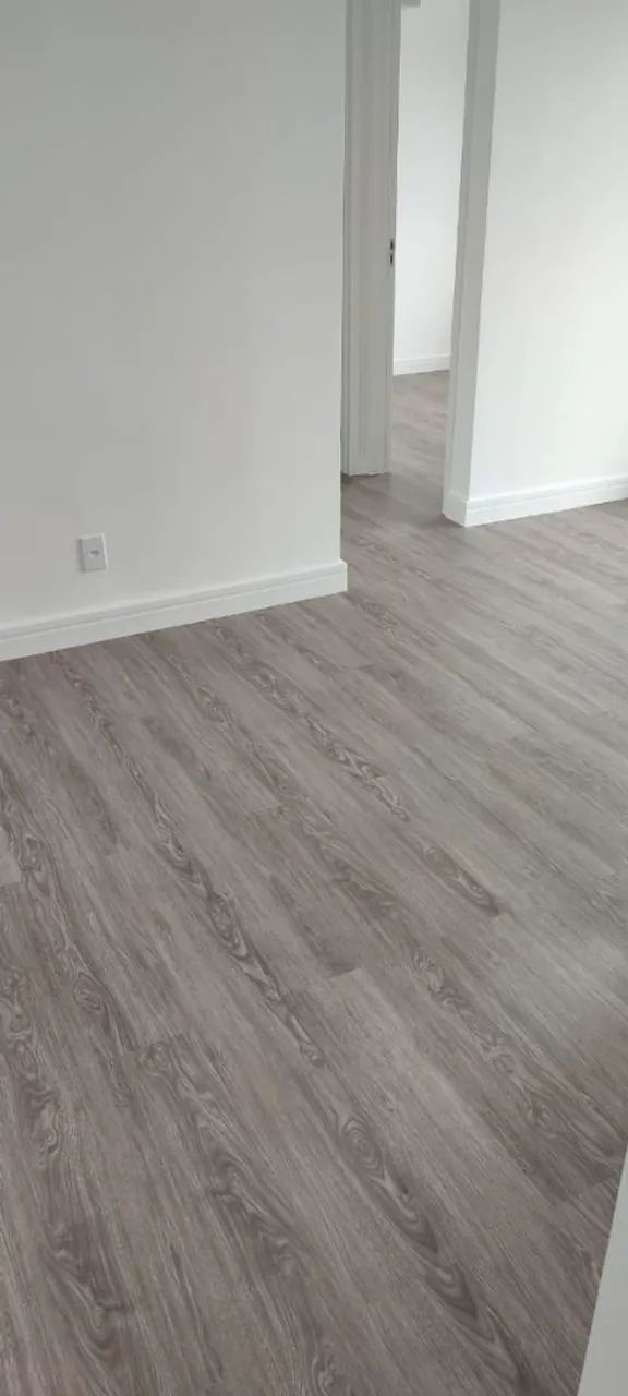 Piso Laminado Cinza - Novo