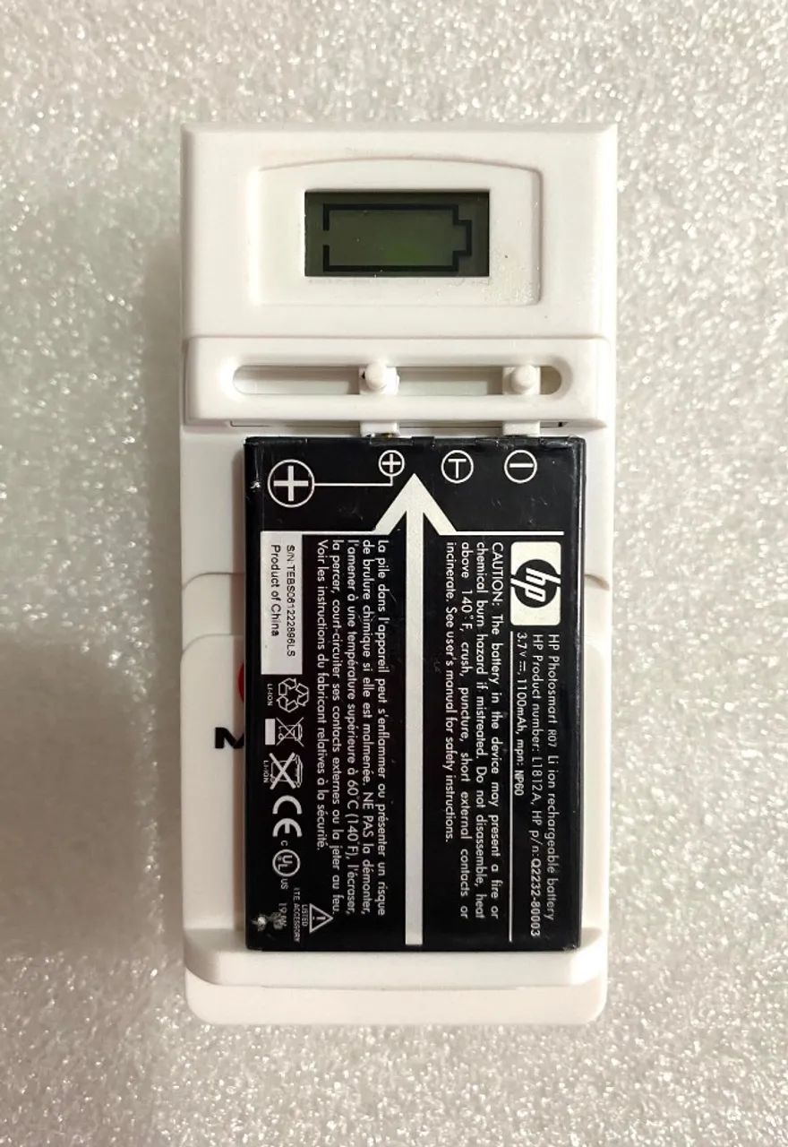 Carregador Universal para Diversos Tipos de Bateria Câmera - Foto 4