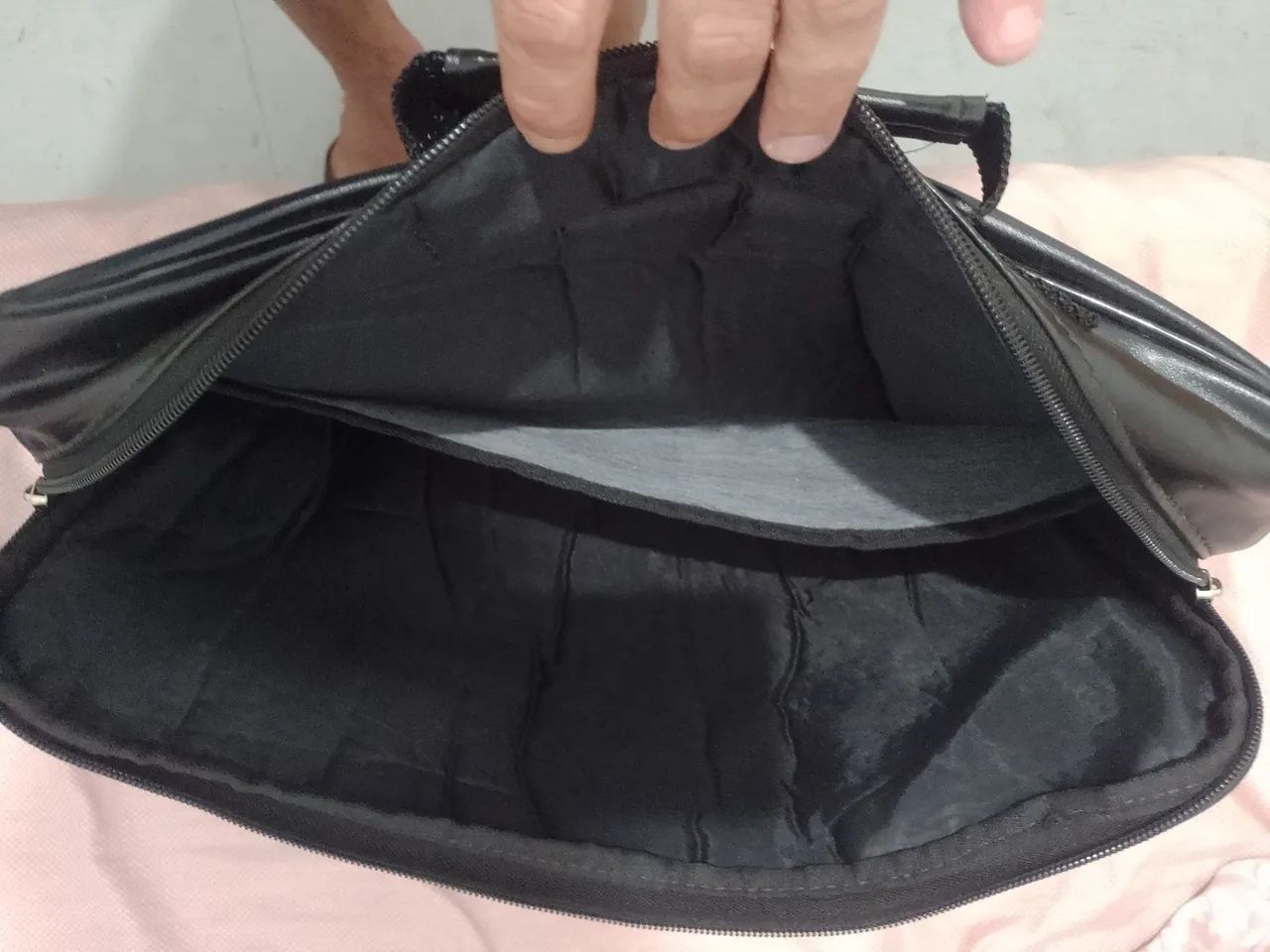 Bolsa para transporte de notebook e documentos. Em couro legítimo , praticamente nova. - Foto 3