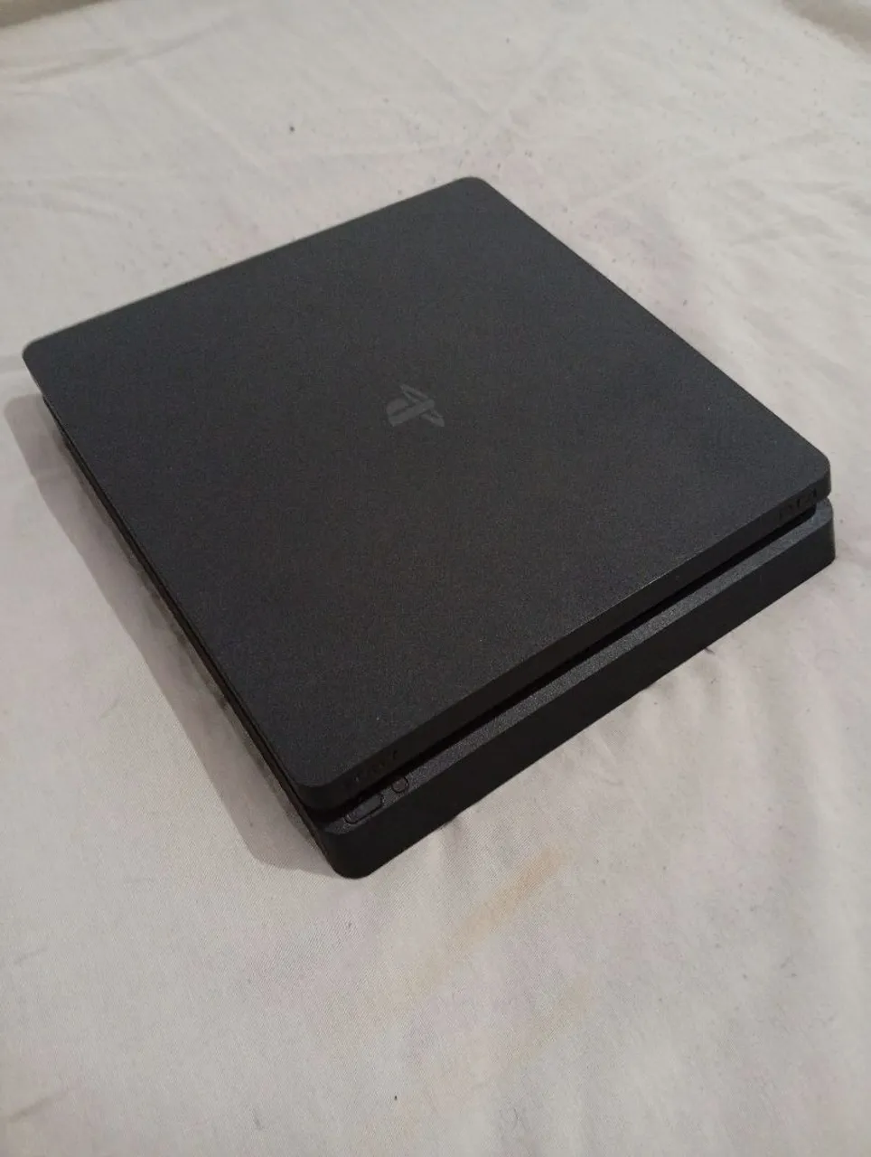 PlayStation 4 Slim - 1 Controle + 5 Jogos Midia Física