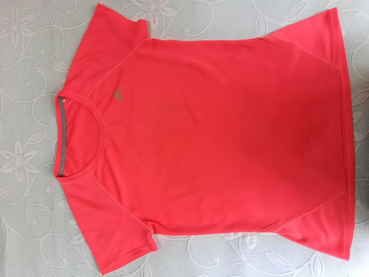 Camiseta Adidas original tam p