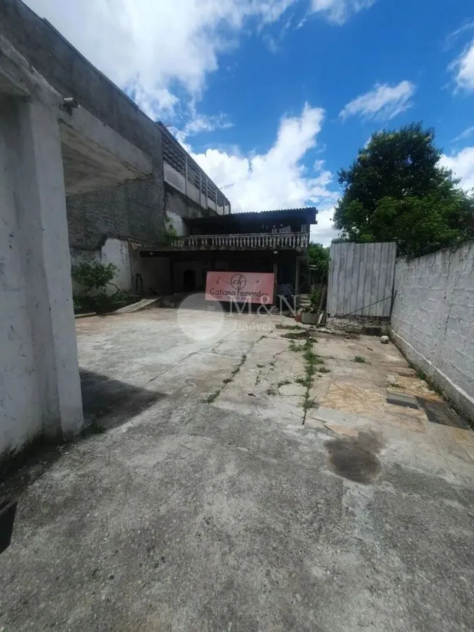 Excelente terreno a venda com 780m2 tem 4 casas e 2 salões comerciais
