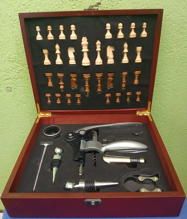 Kit Vinho c/ Jogo de Xadrez - Foto 3
