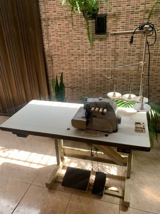 Máquina overloque ponto cadea