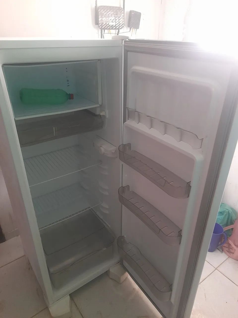 Vende-se geladeira Esmaltec  - Foto 4