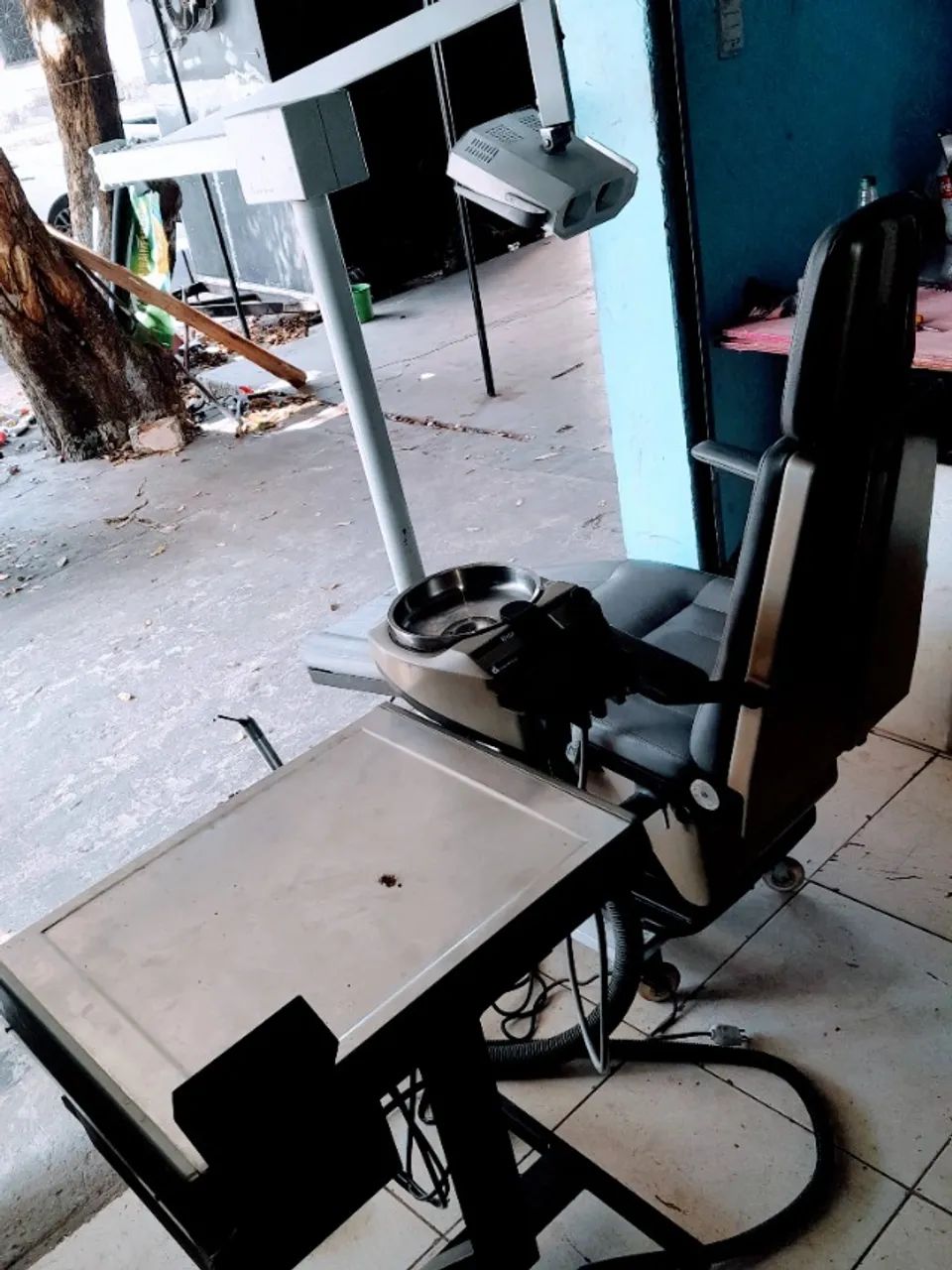 Cadeira Odontológica Completa com Refletor e Unidade Auxiliar - Foto 4