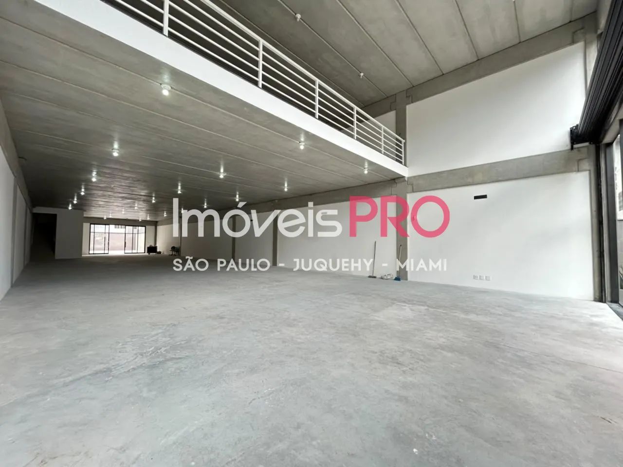 Loja comercial com 750m² e 4 vagas, próximo do metrô e aeroporto. - Foto 3