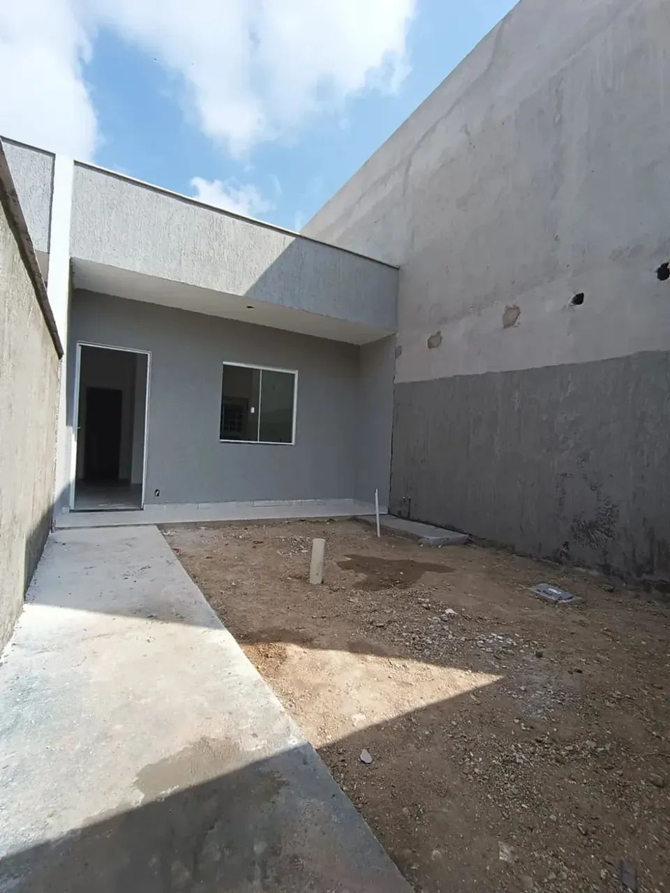 Casas de 1 quarto e quintal enorme em Santa Isabel - São Gonçalo - RJ