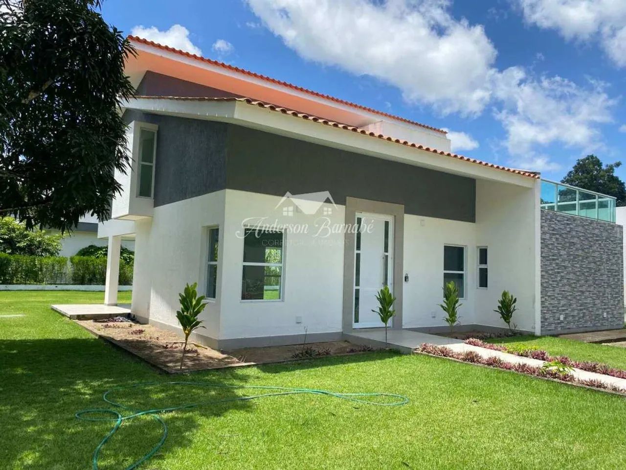 ALDEIA - CASA COM 04 SUÍTES