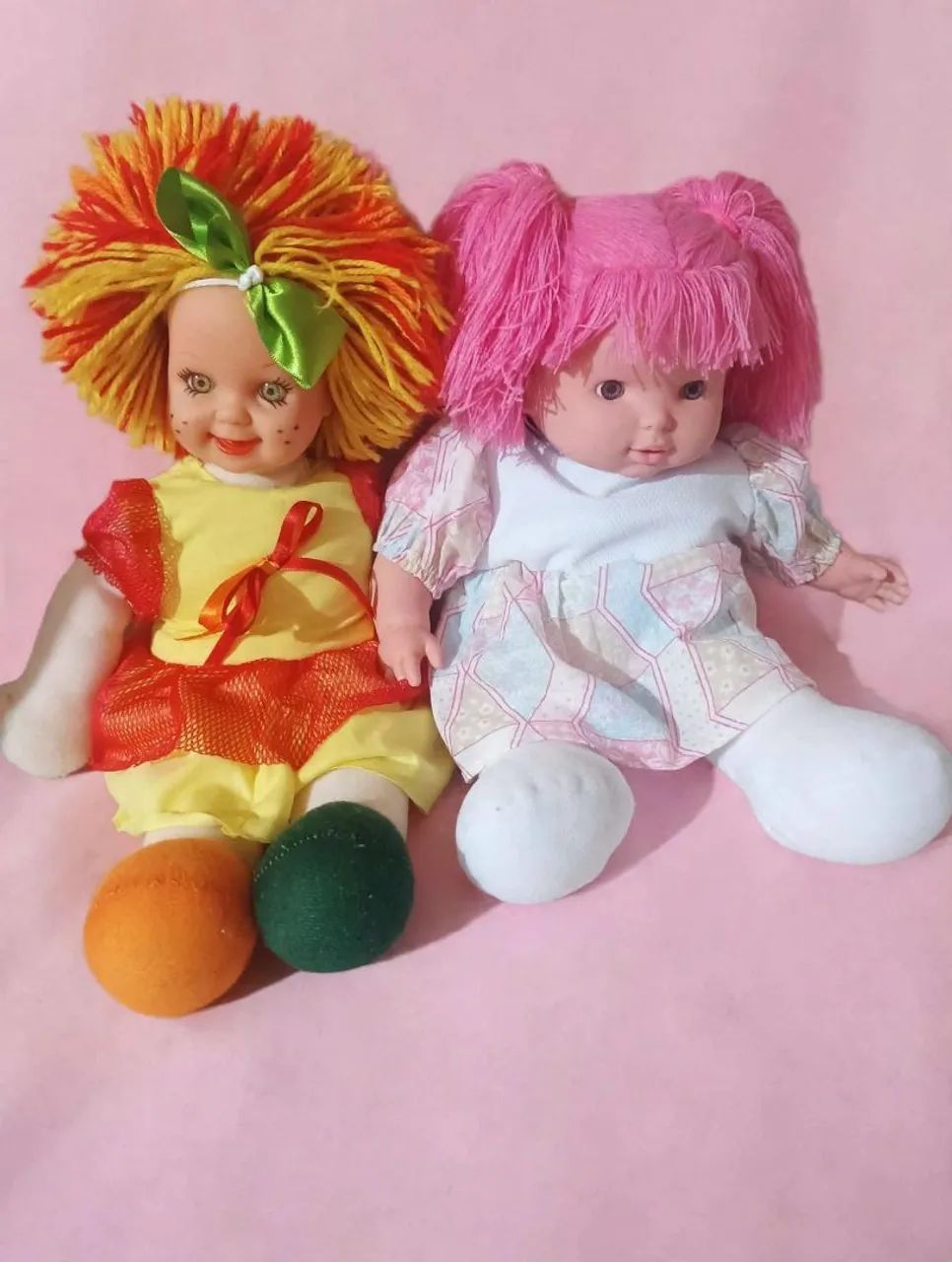 2 Bonecas de Pano Emília 46cm + Bebê 39cm Cabelo Lã - Foto 2