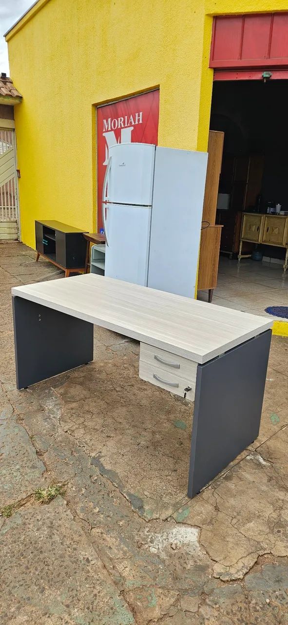mesa escritório MDF bem conservada - entrega grátis 