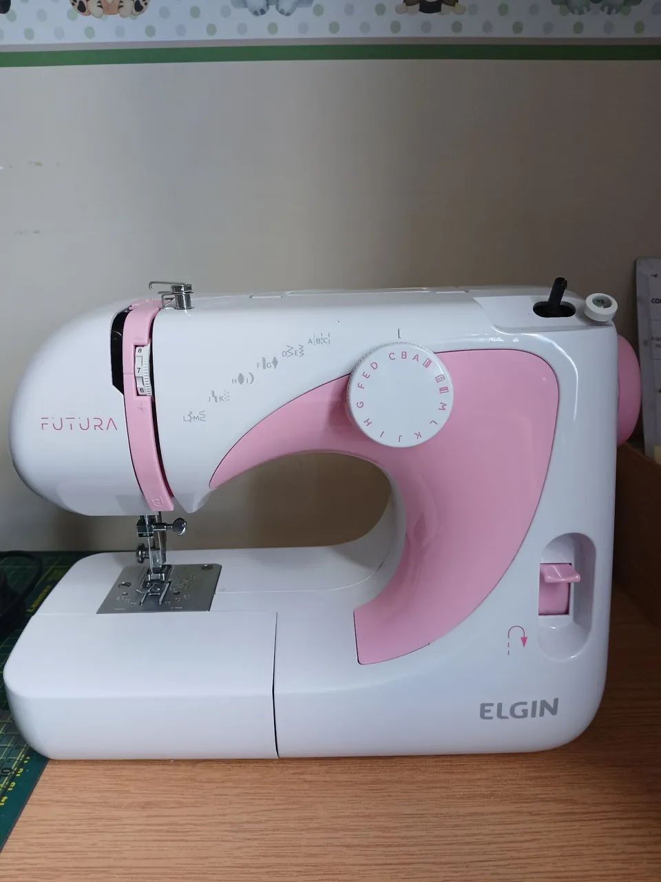 Máquina de Costura Elgin