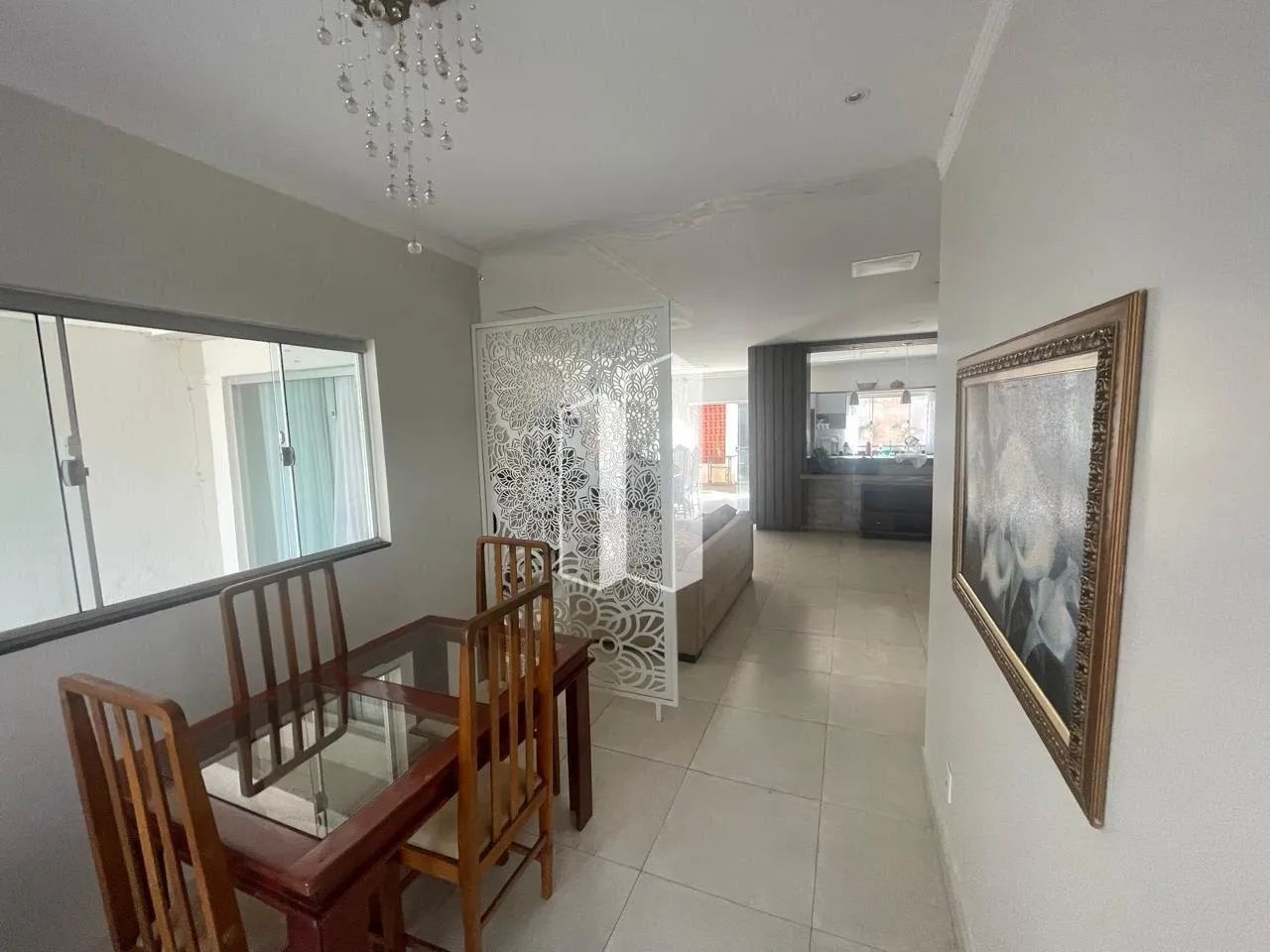 Casa com 4 Dormitórios, 2 Vagas, em Centro - Morrinhos - Foto 5