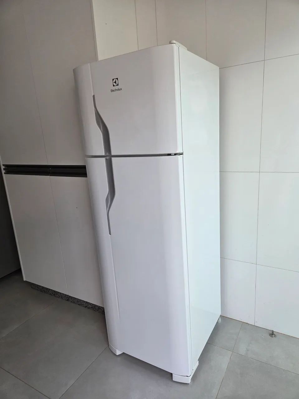 Geladeira Eletrolux 260L Duplex