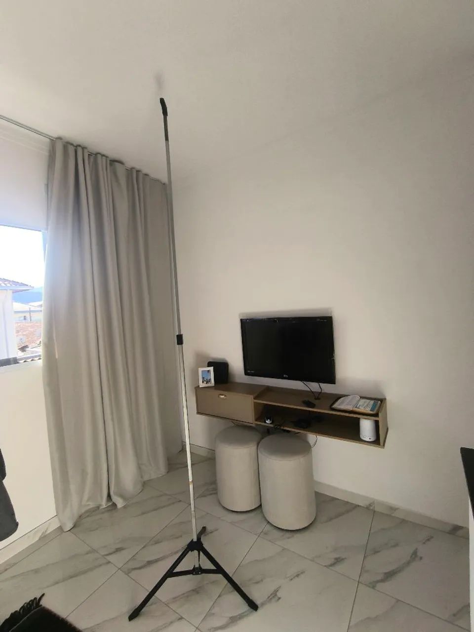 Tela de projetor com tripé 