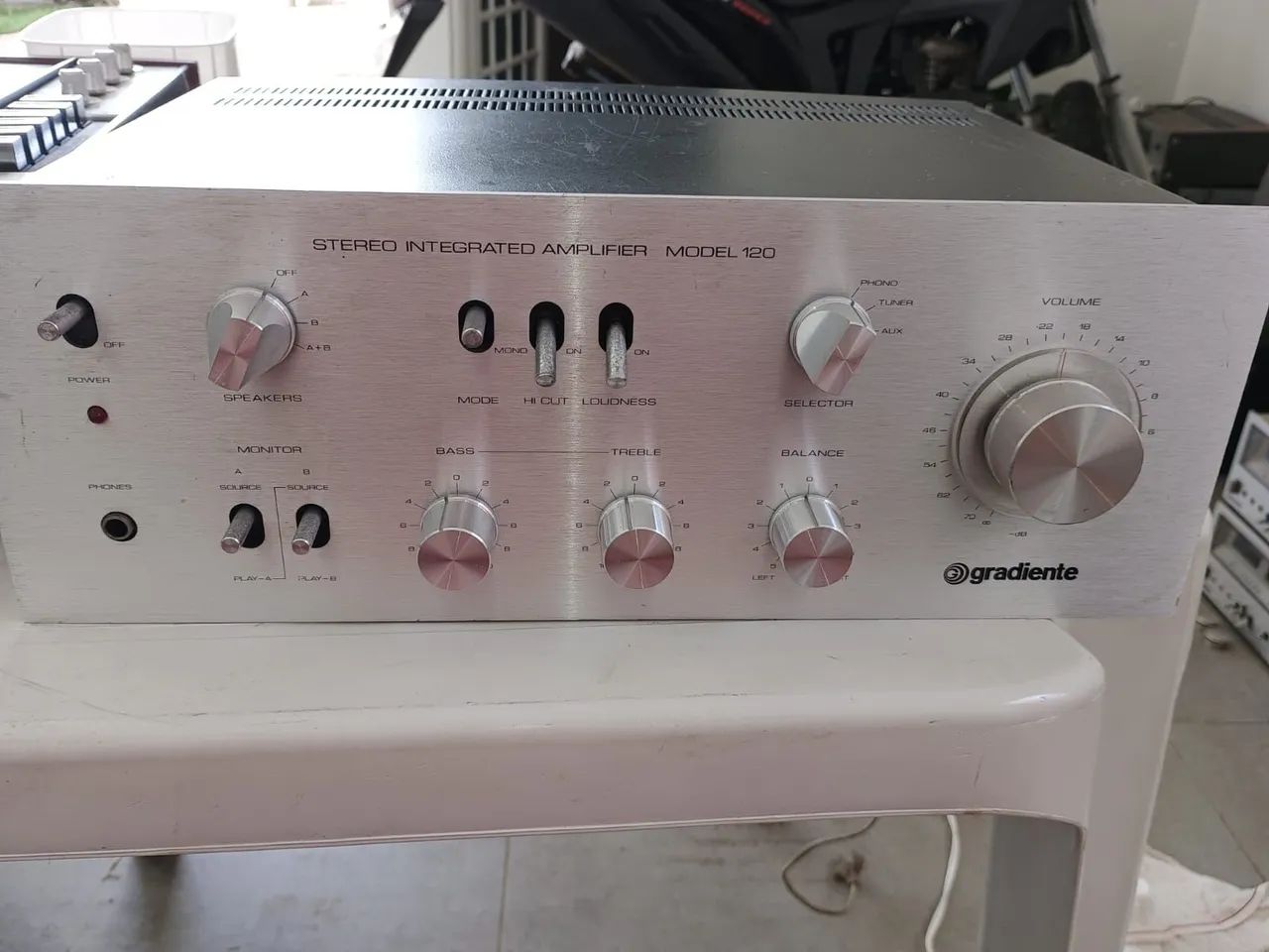 Amplificador Gradiente model 120 leia descrição  - Foto 2