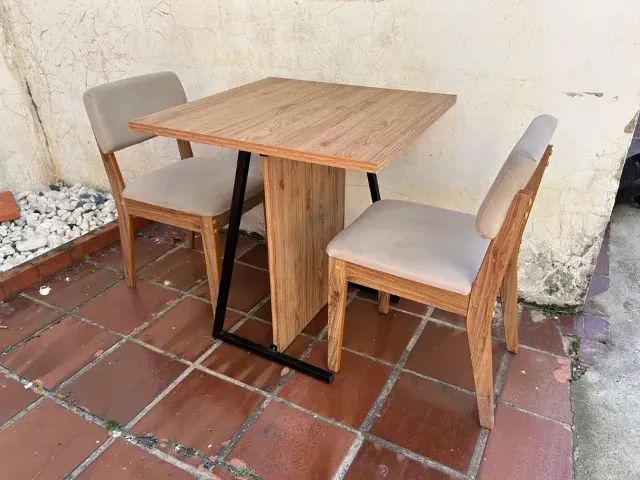 Mesa Com 2 Cadeiras