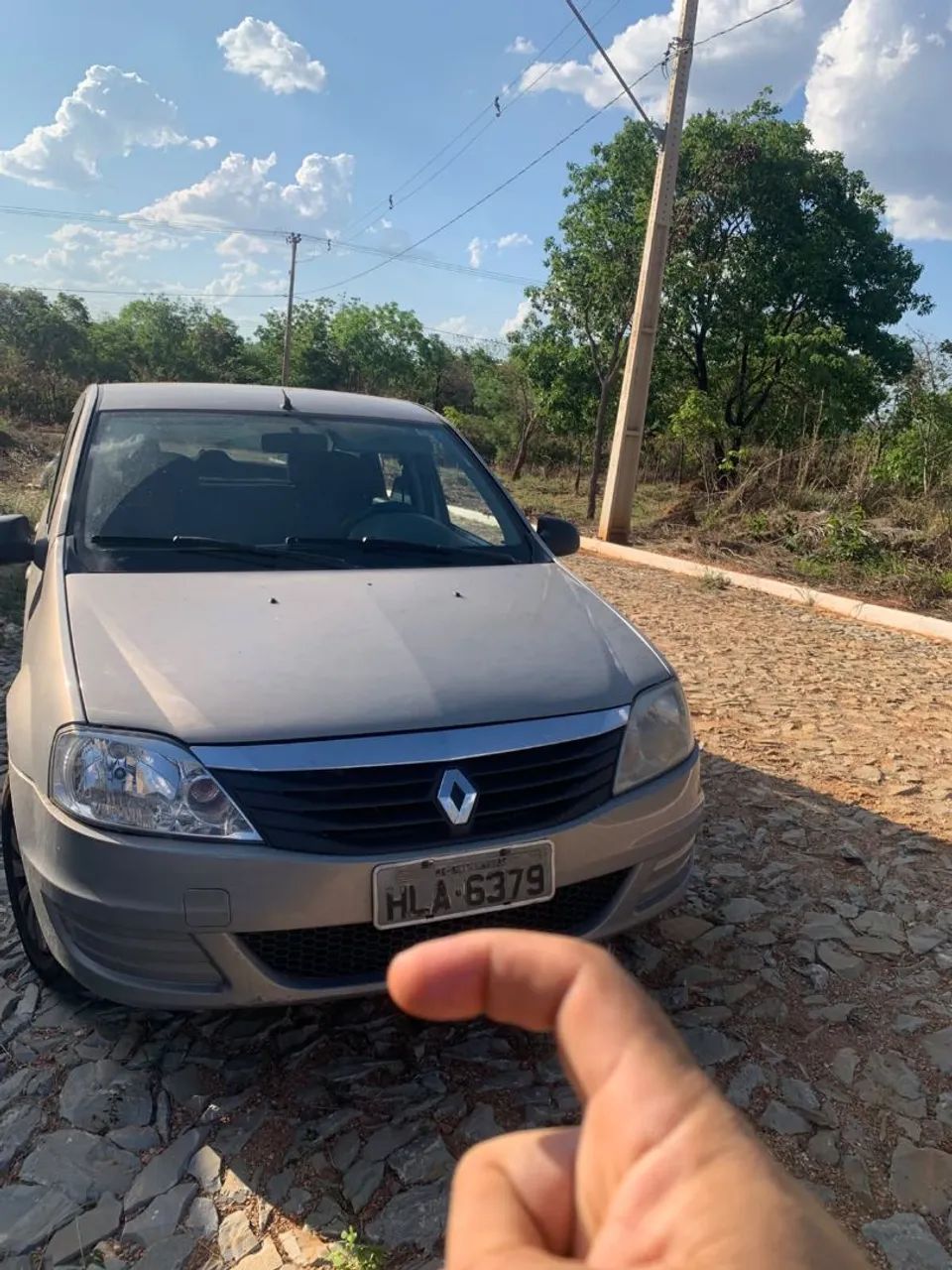 Renault Logan AUTHENTIQUE HI-FLEX 1.0 16V 4P 2011