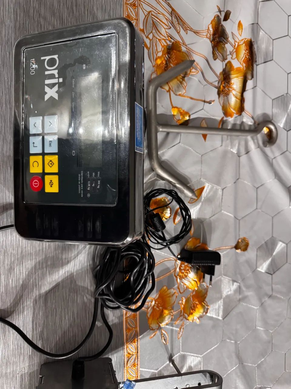 Balança Eletrônica Prix Tendal 200  Em Inox Pesa Até 300kg 127/220v Prata