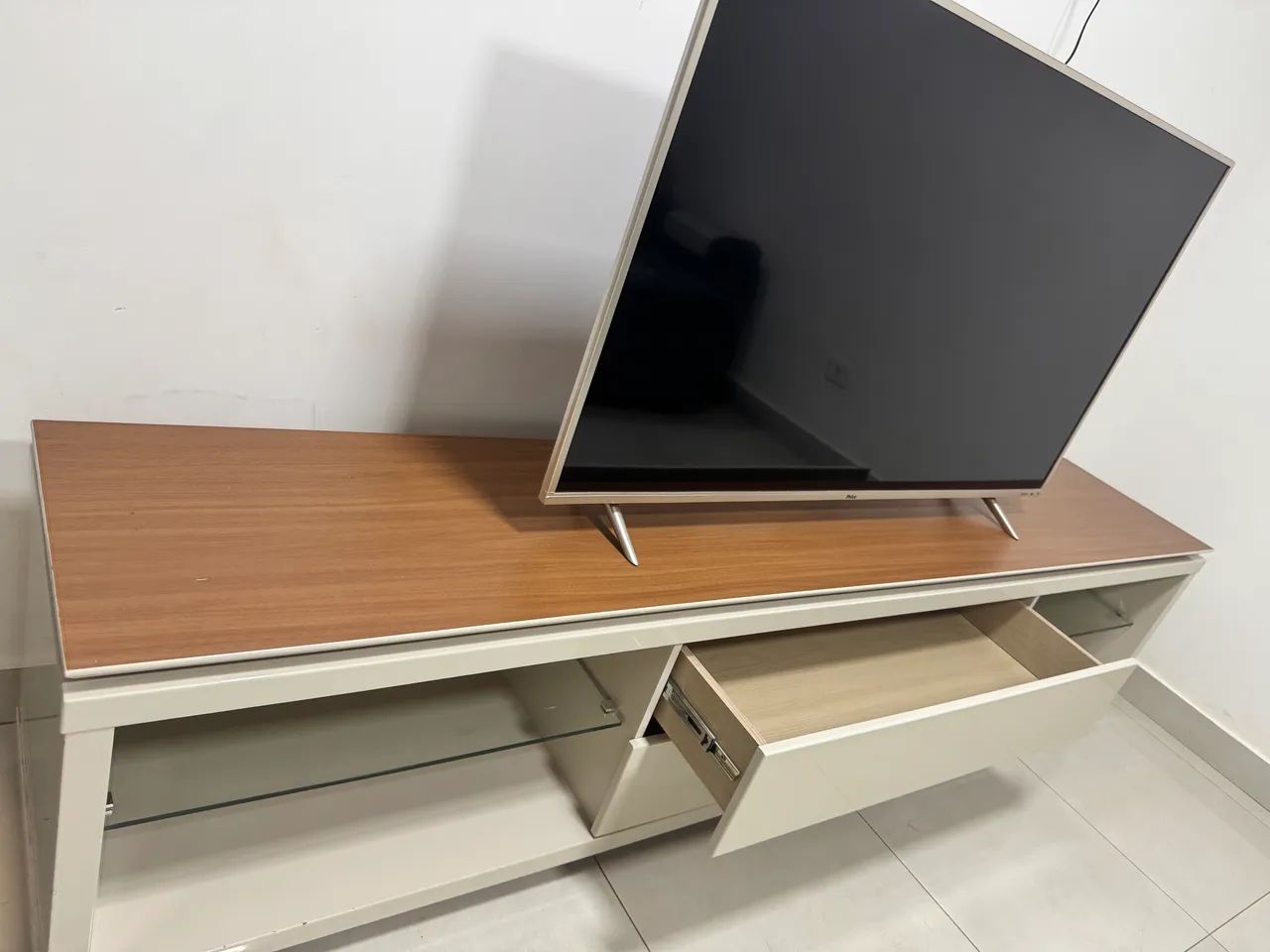 Rack de MDF Laqueado  (2.40 cm) para sala de tv  - Foto 2