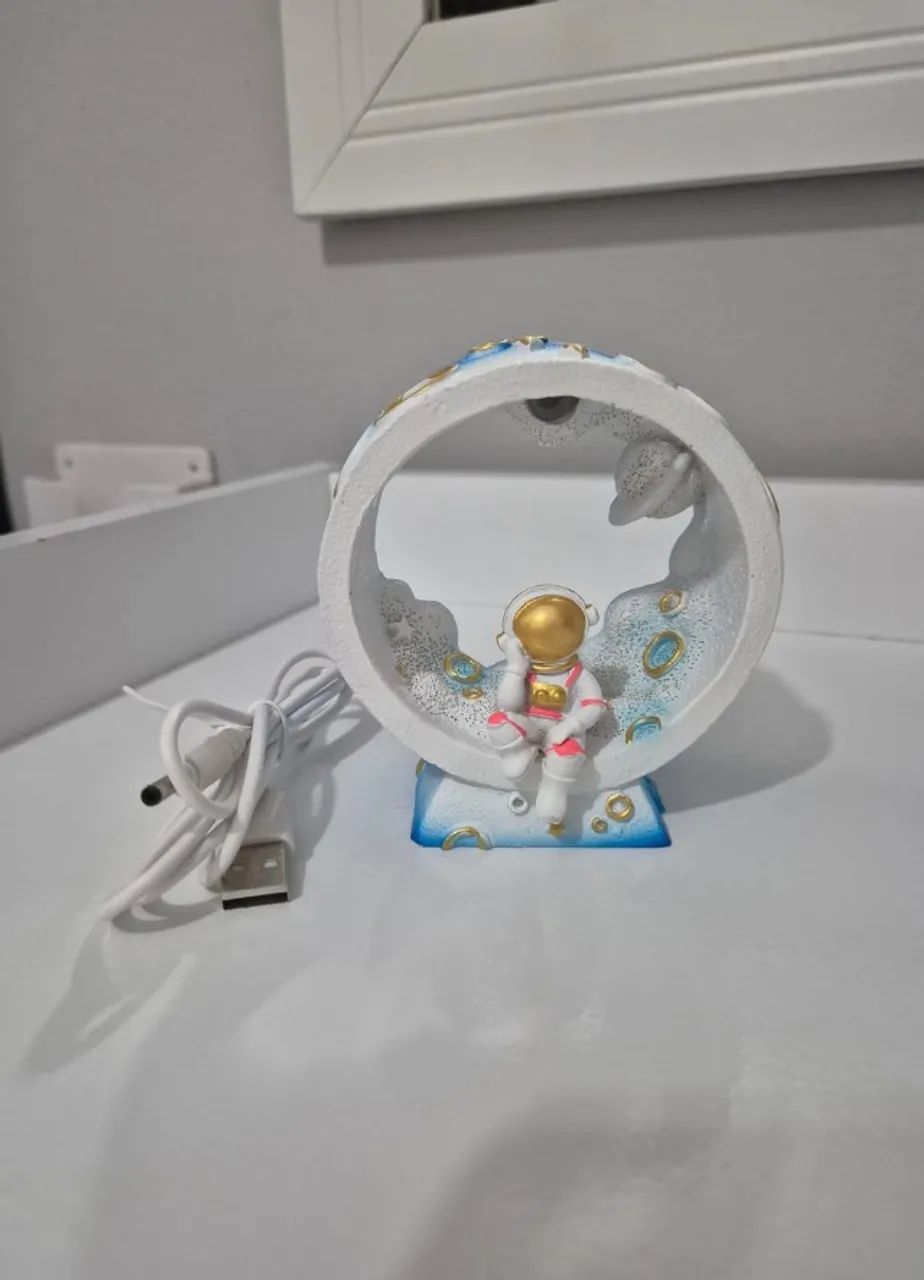 Mini luminária astronauta nova - Foto 3