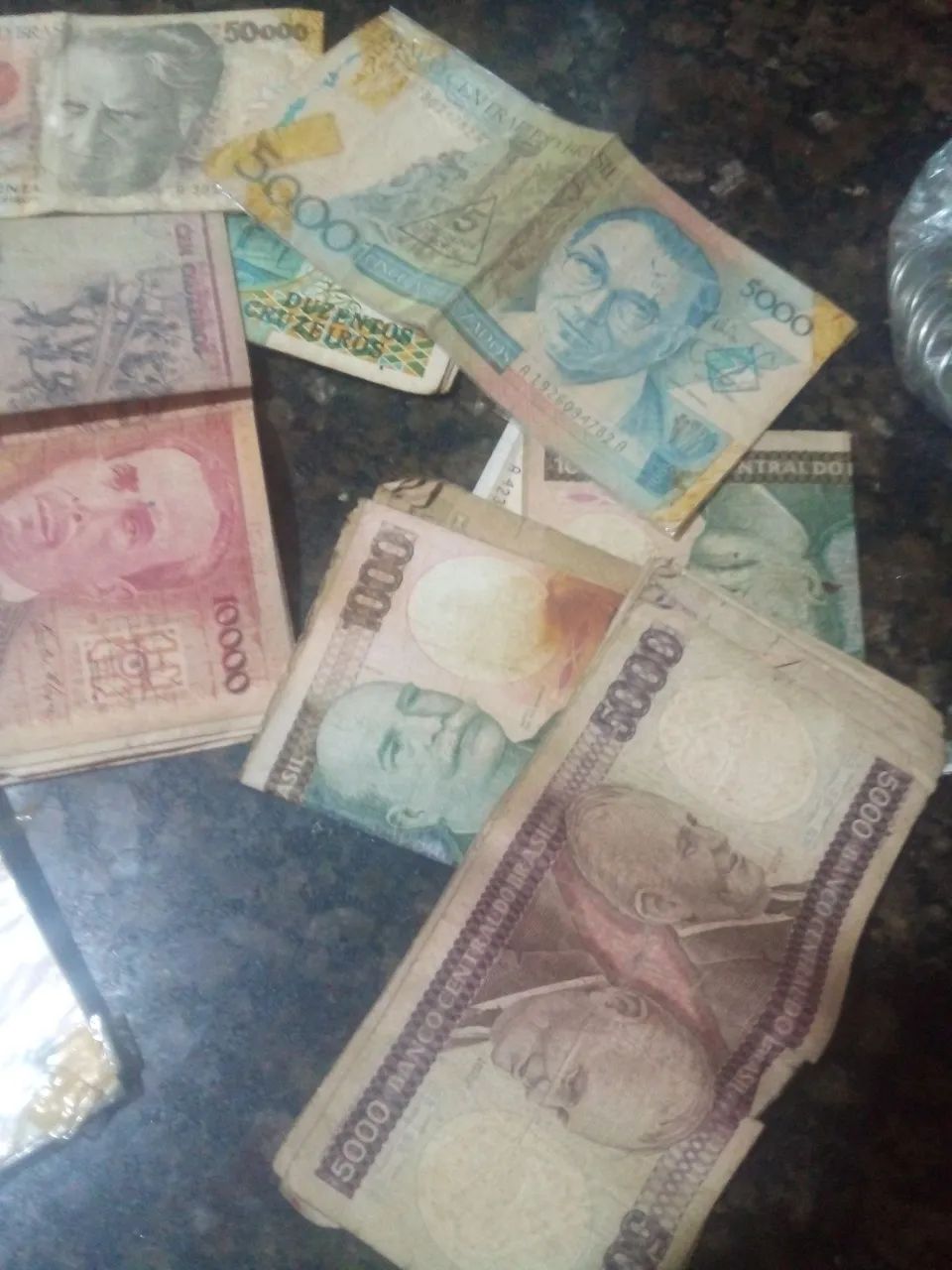 Cedulas e moedas antigas