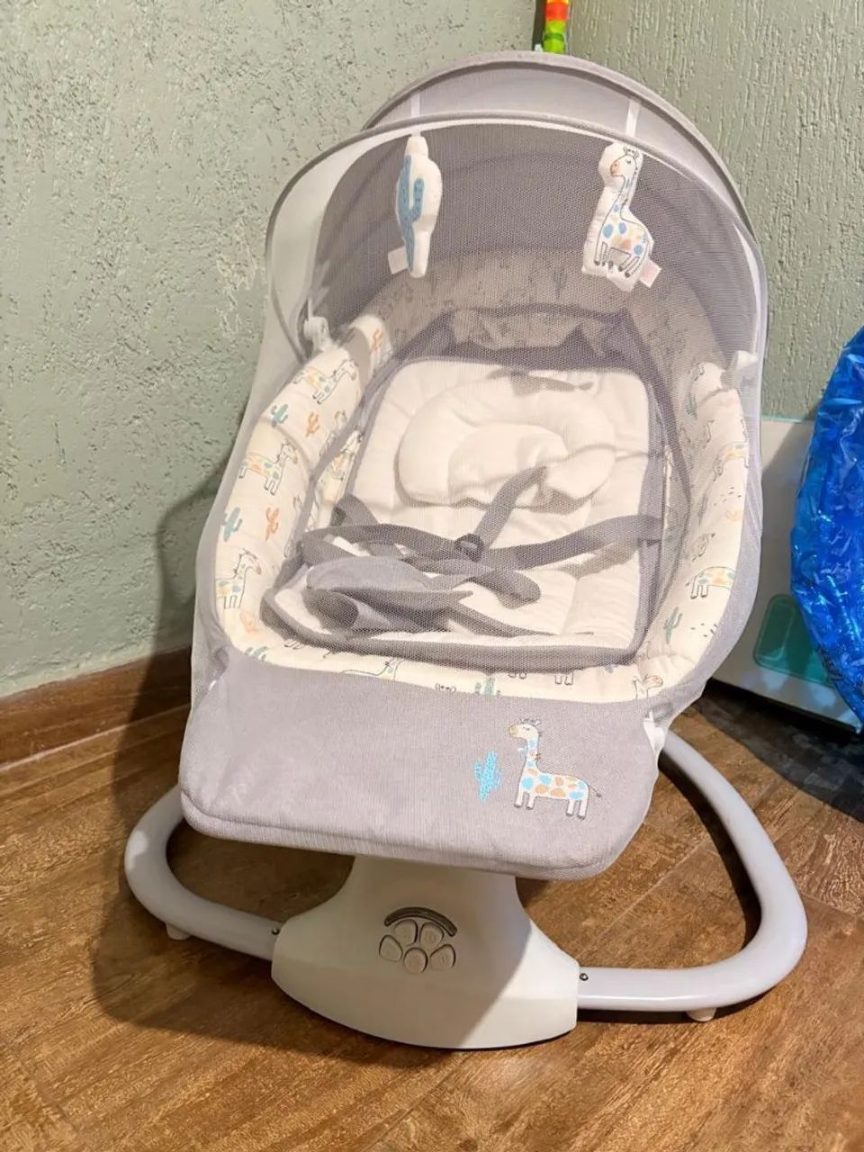 Vende-se cadeirinha de bebê elétrica 