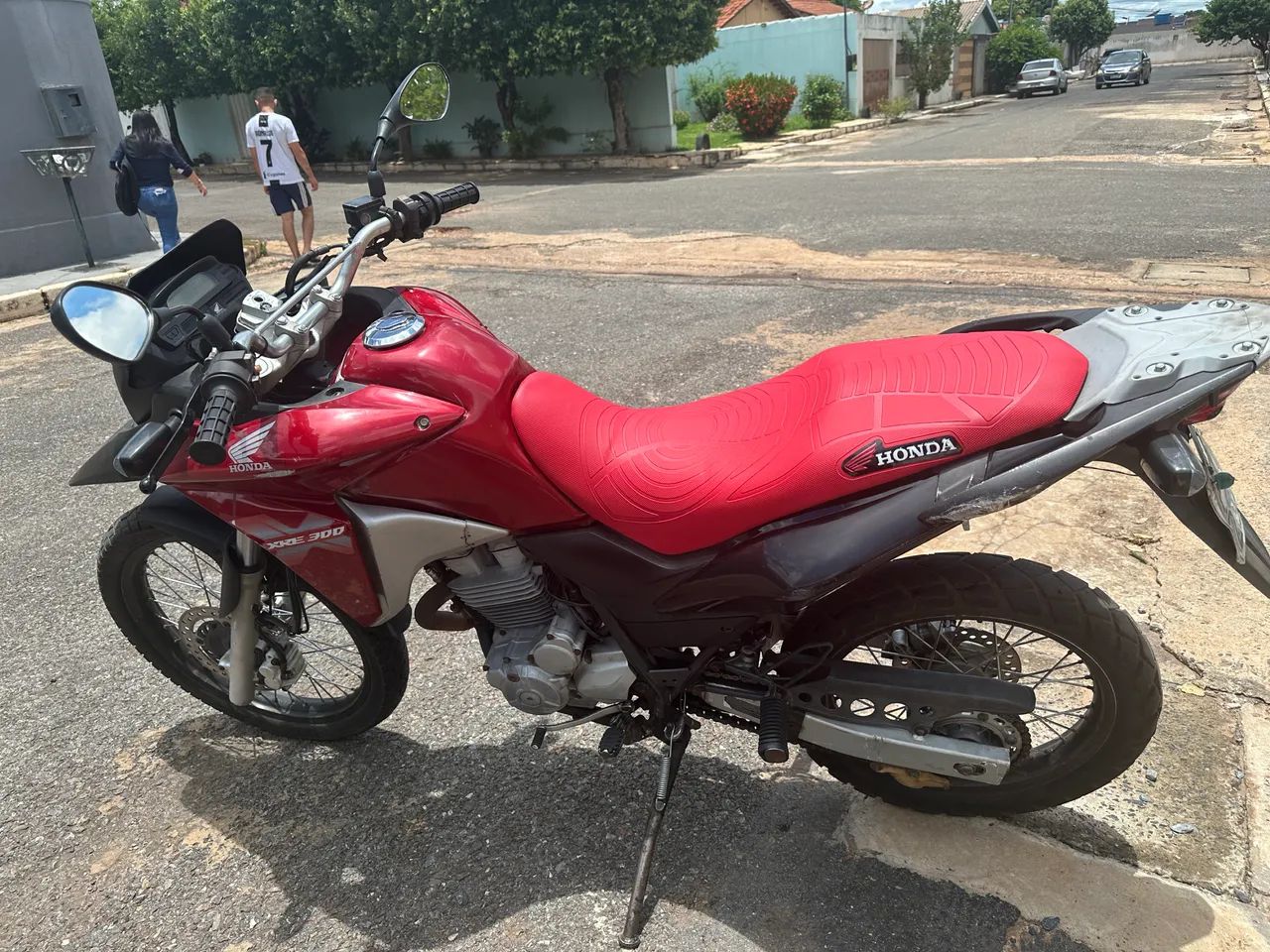 XRE 300 2015
