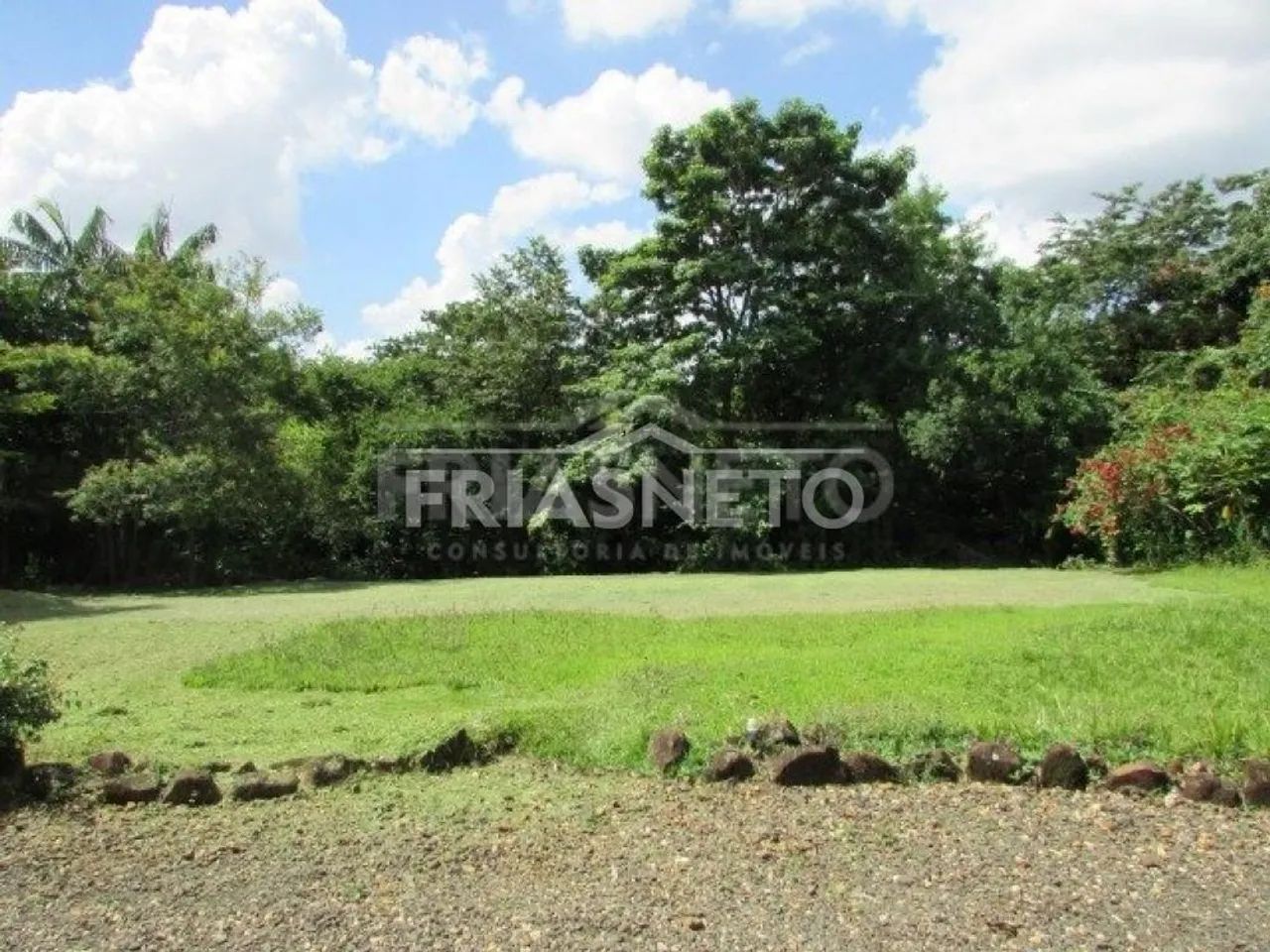 Lote à venda no condomínio Vila Romana , com 2.010m²