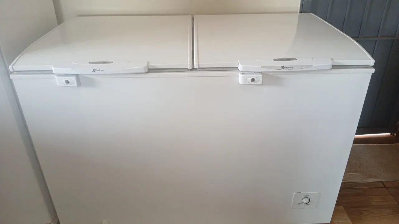 freezer Eletrolux 440L duas portas