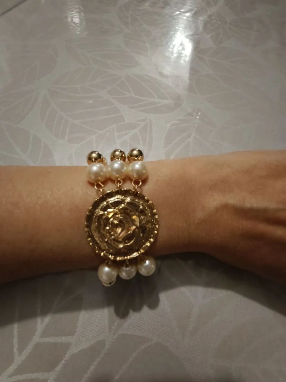 Braceletedourado com perolas - Foto 2