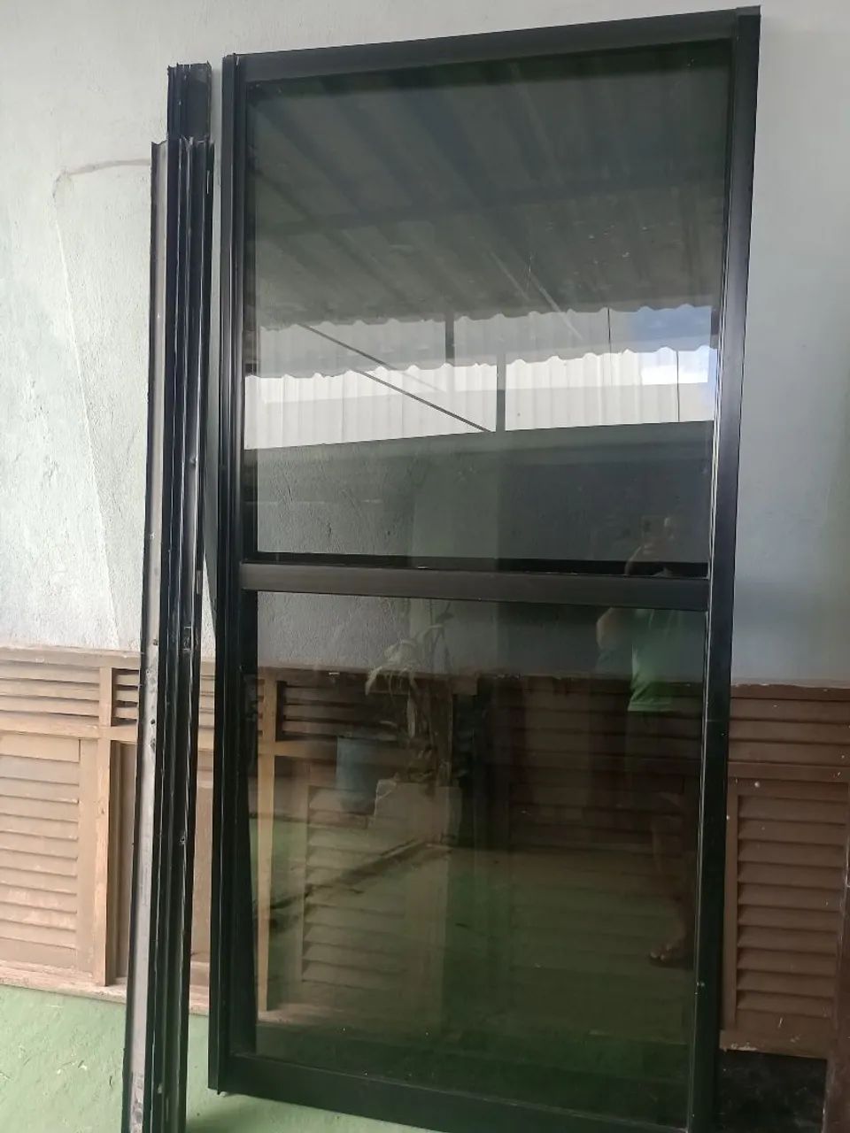 Porta 2x2.10 vidro com alumínio  - Foto 2