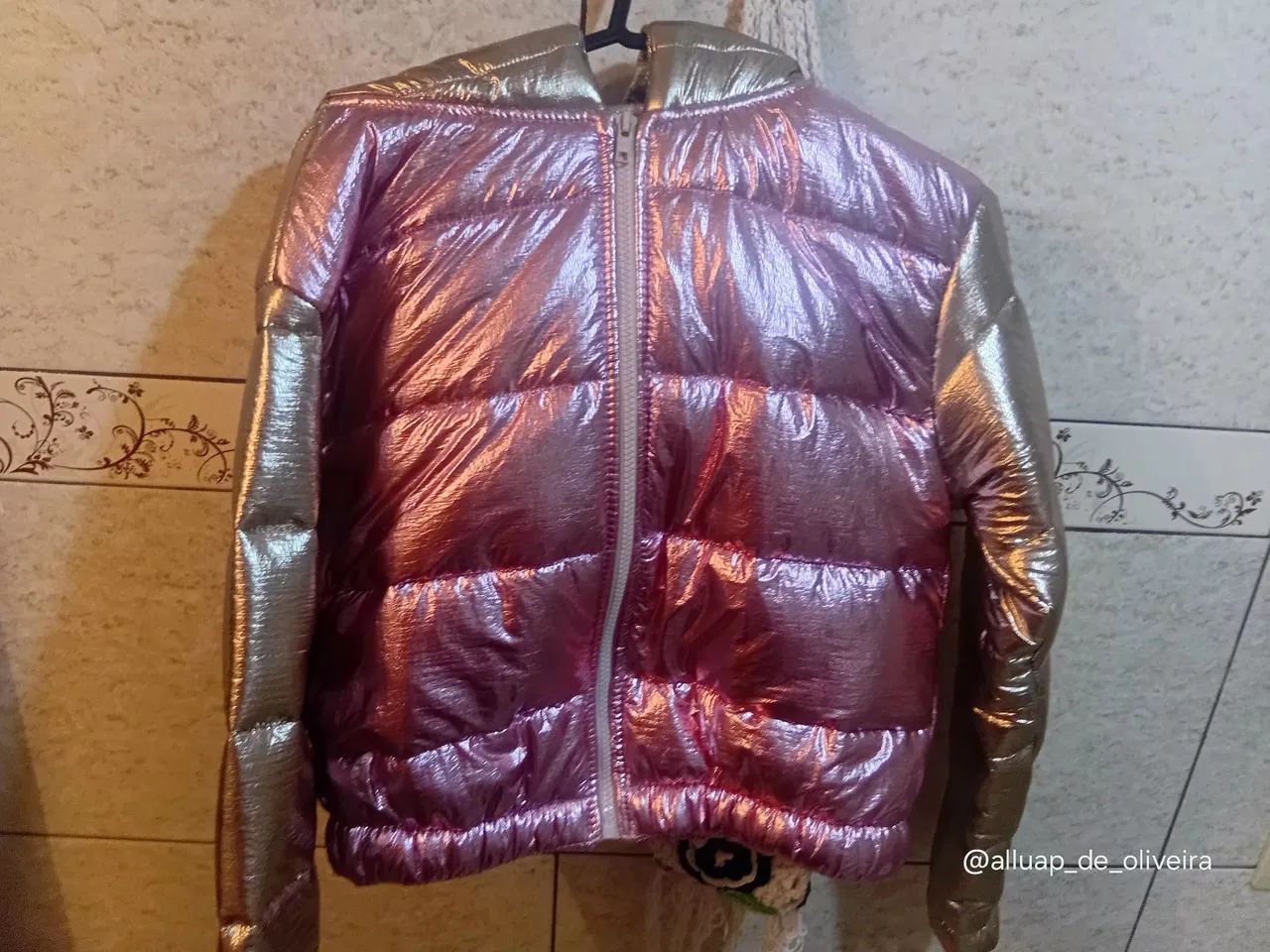 Super oferta | Jaqueta nova puff metálica Anna torquato nova