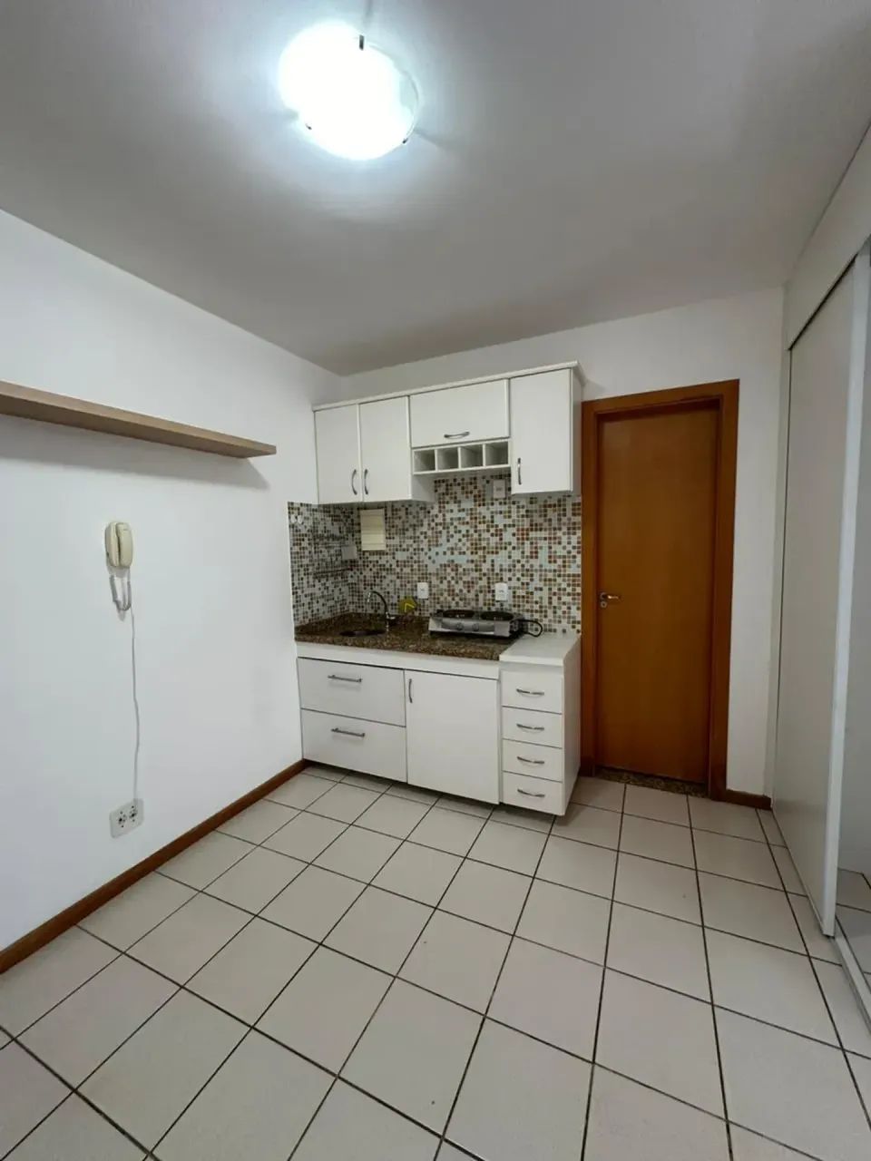 Excelente Kitnet, Semi-Mobiliada no Setor Sudoeste - Brasília - DF - Foto 2