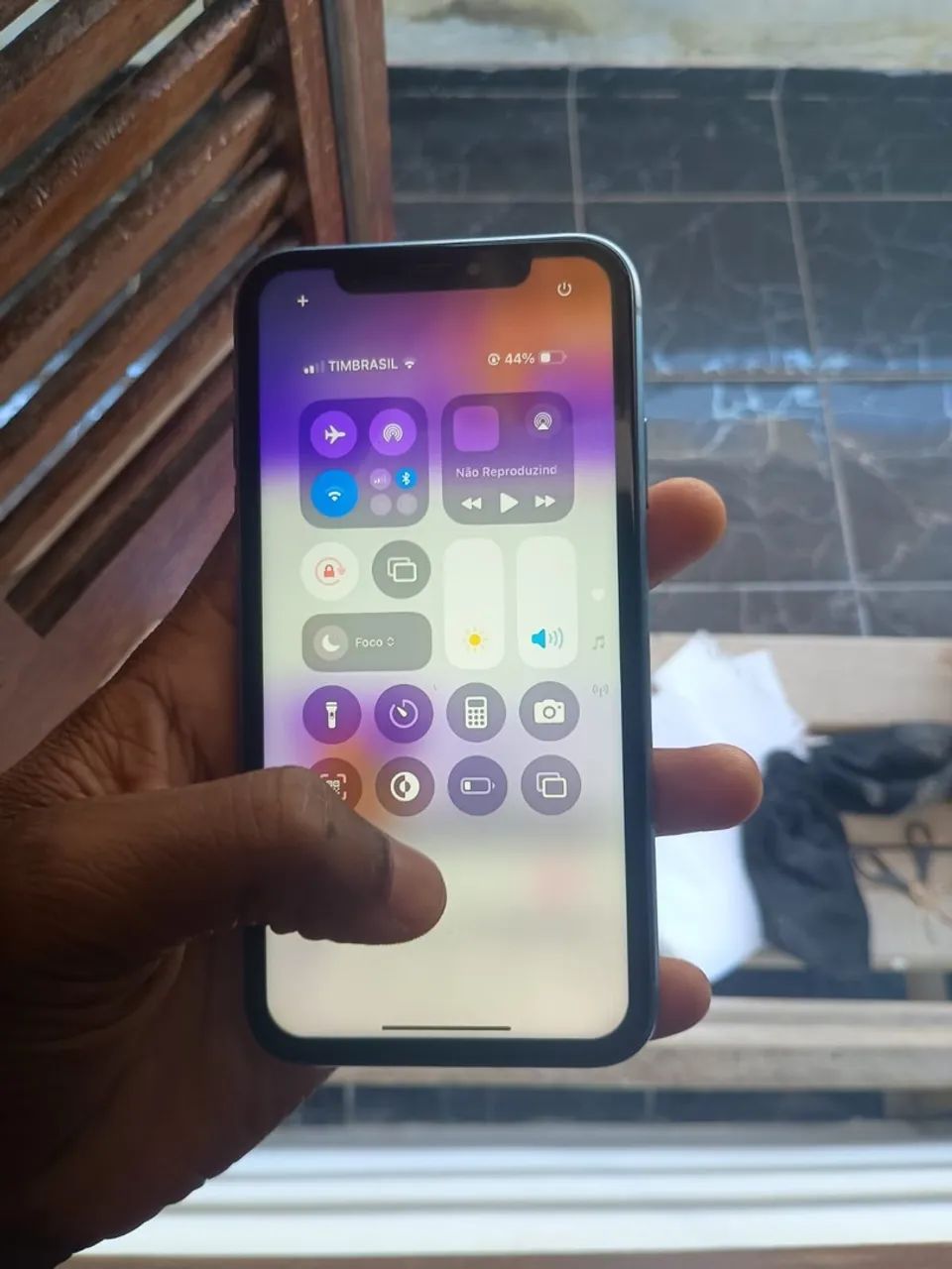 Vendo iPhone, troco por androide e volta no mínimo 250 pra mim! - Foto 3
