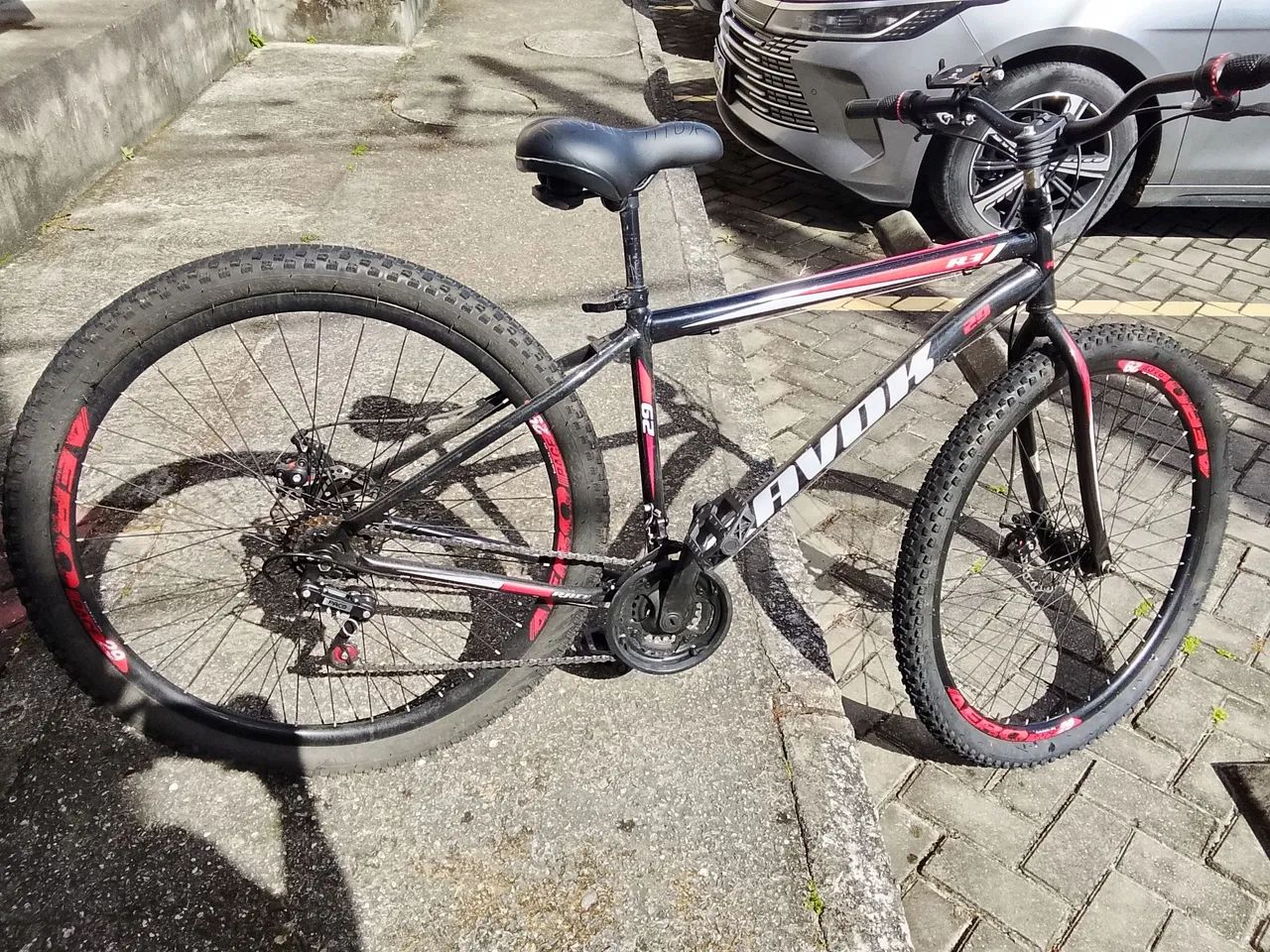 Bicicleta Aro 29 seminova em perfeito estado 2 meses de comprado  - Foto 5