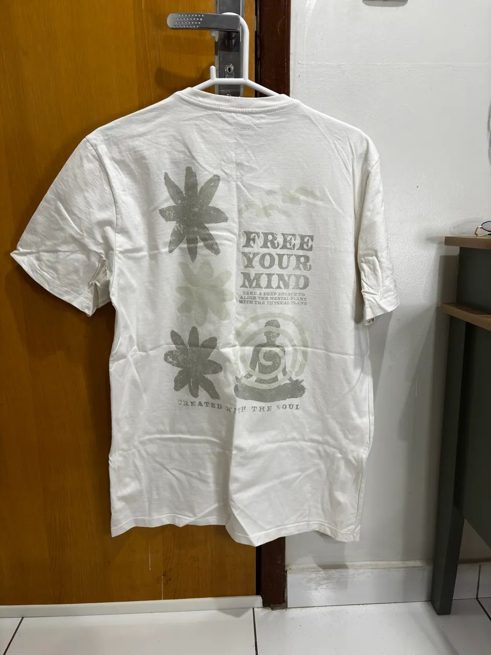 camiseta pool branca g  - Foto 3