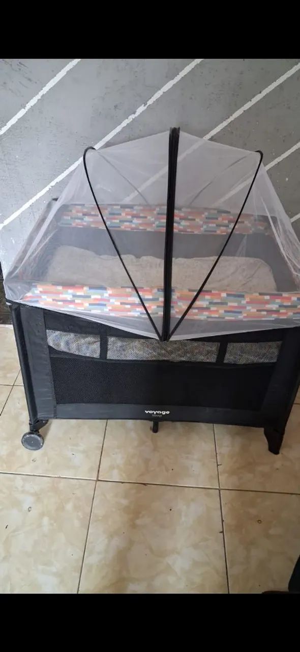 Berço chiquerinho com colchão 