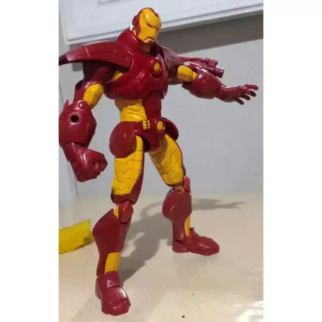 Action Figure Marvel Legends Iron Man 8'' Unleashed (2007-2008) da Hasbro - Foto 2