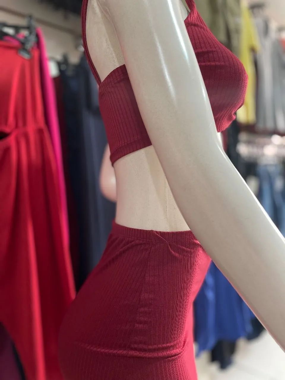 Vestido Longo canelado com decote  - Foto 3