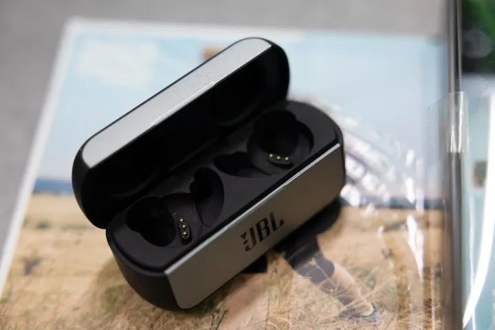 Carregador e Case Fone Bluetooth JBL Reflect Flow - Foto 2