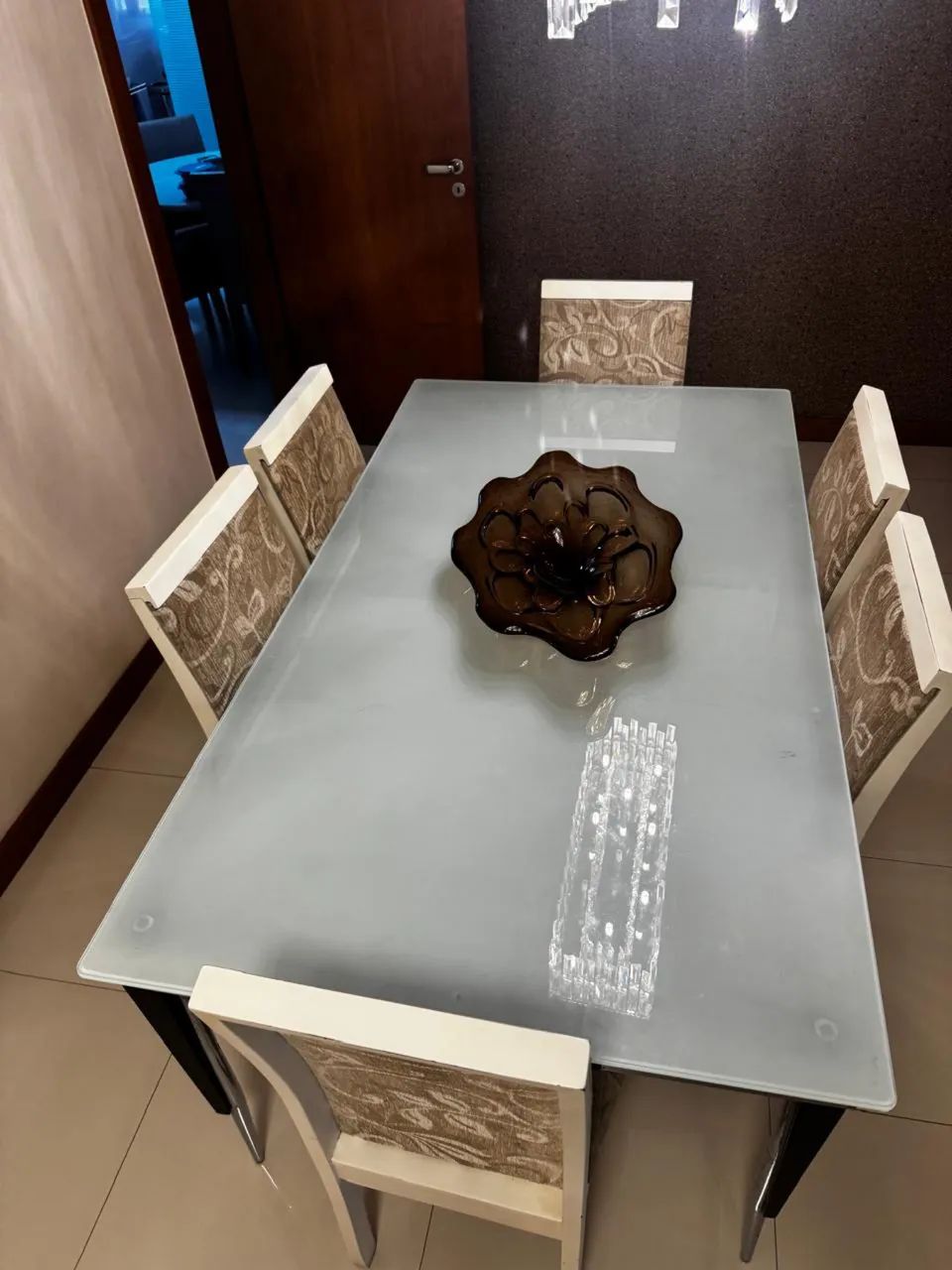 Mesa de Vidro com seis cadeiras - Foto 5