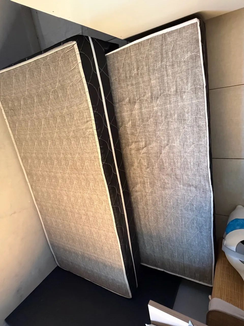 Cama solteiro com bicama