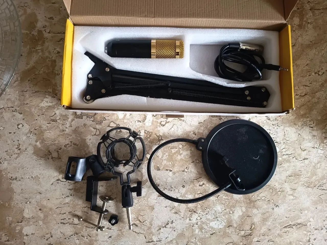 Microfone condensador bm800 leboss - completo com braço articulado, aranha e popfilter - Foto 2