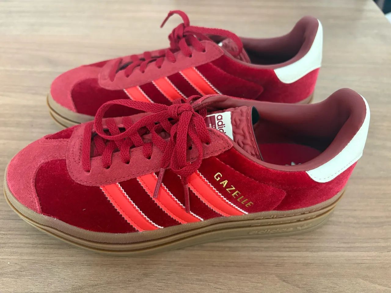 Adidas Gazelle Bold Red Bright (vermelho)  - Foto 4