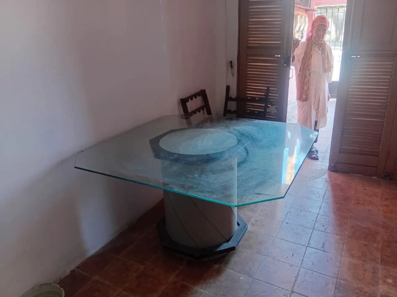 Mesa com base em madeira  - Foto 3