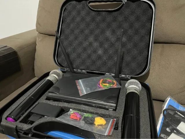 ? KIT 2 MICROFONES SEM FIO LYCO UH-02MM