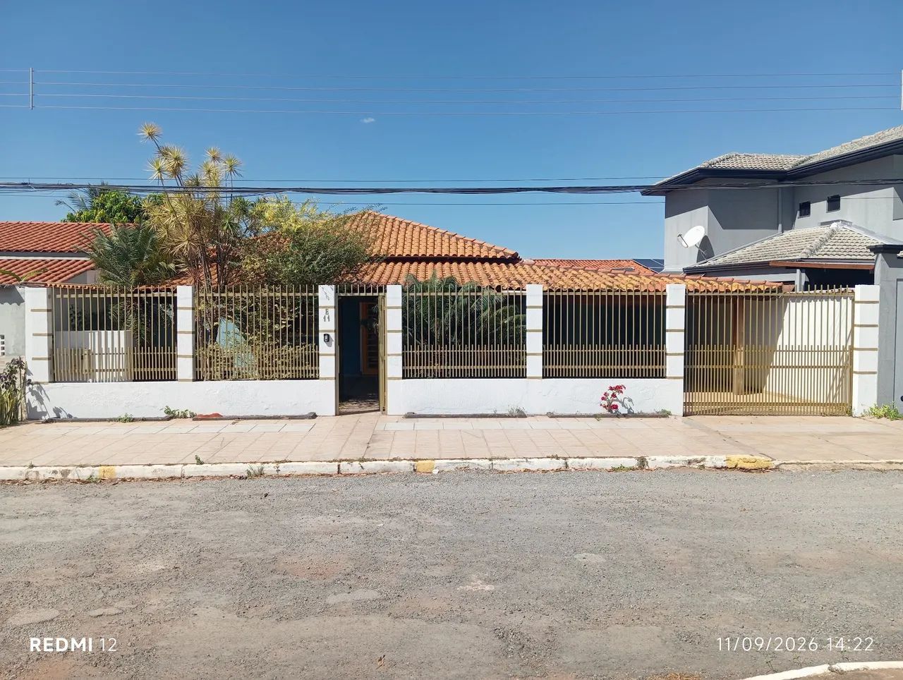 Vende-se Casa 3 quartos  condomínio Serra Dourada 2